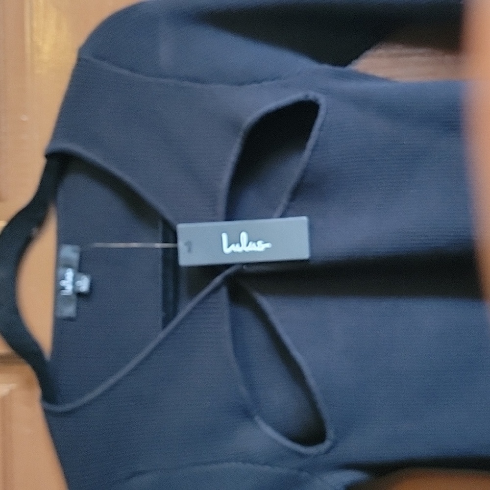 Lulus-Blk. stretchy ribbed long sleeved cut out sweater L. NWT. - Picture 8 of 8
